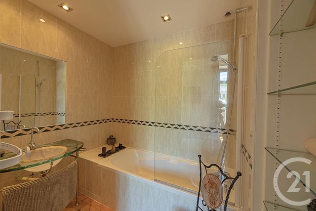 Afficher la photo en grand Appartement F4 à vendre - 4 pièces - 111.82 m2 - CAUTERETS - 65 - MIDI-PYRENEES - Century 21 L'Immobilière Des Gaves